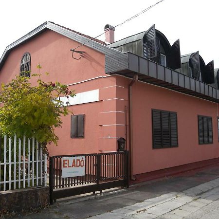 Apartment In Balatonmariafuerdo 19249 Balatonkeresztúr المظهر الخارجي الصورة