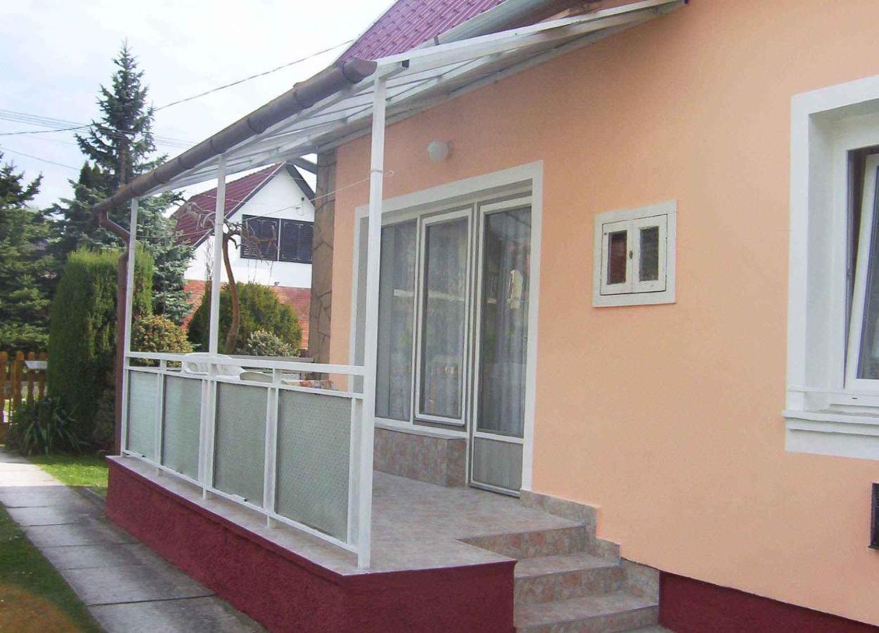 Apartment In Balatonmariafuerdo 19249 Balatonkeresztúr المظهر الخارجي الصورة