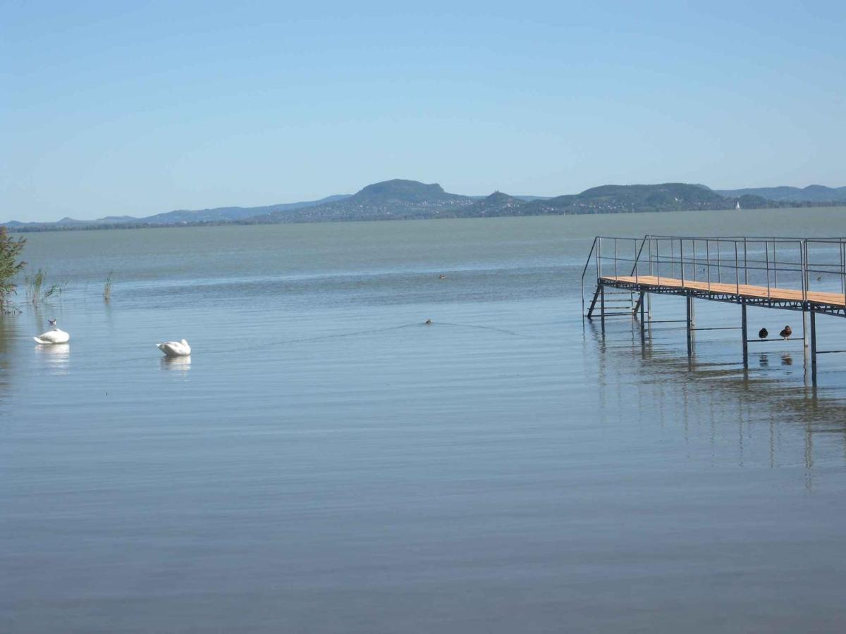 Apartment In Balatonmariafuerdo 19249 Balatonkeresztúr المظهر الخارجي الصورة
