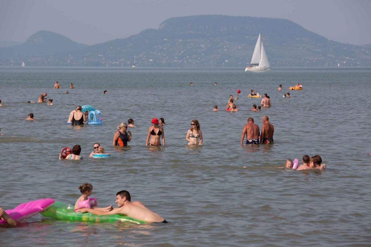 Apartment In Balatonmariafuerdo 19249 Balatonkeresztúr المظهر الخارجي الصورة